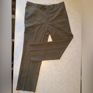 Haggar Men's Classic-Fit Premium Comfort Stretch Khaki Pants Beige 40x32